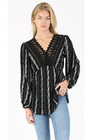 LACE V-NECK PRINTED TOP LACE V-NECK PRINTED TOP